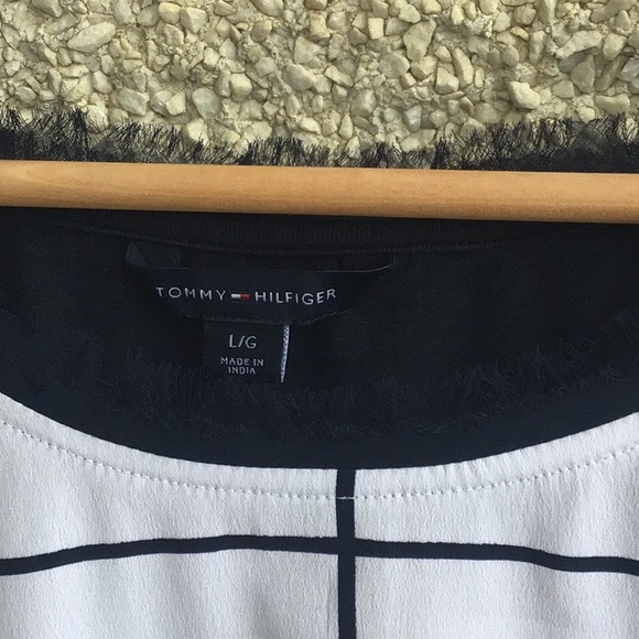 Tommy Hilfiger blouse white & blue square design - Picture 2 of 8